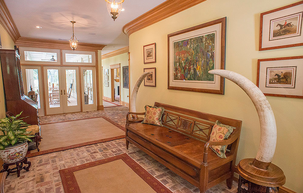 10-goatisl-foyer2-1000x636