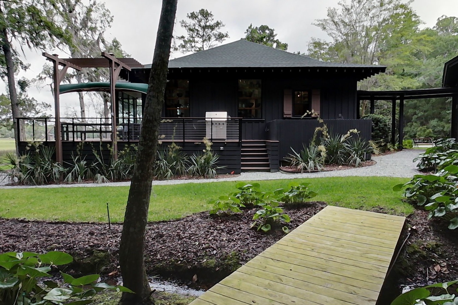 img 010 (28) view from side of kitchen from yard