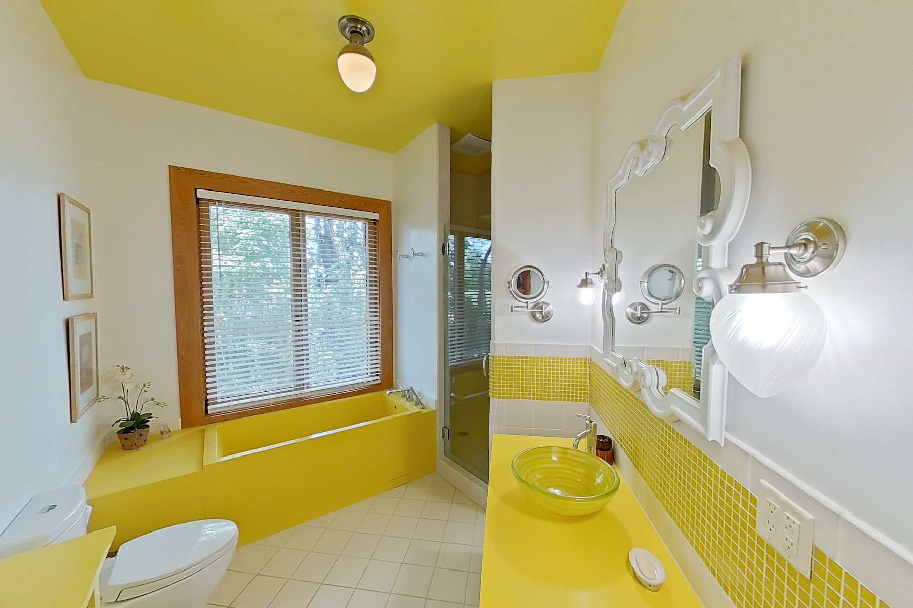 img 035 (15) yellow bathroom