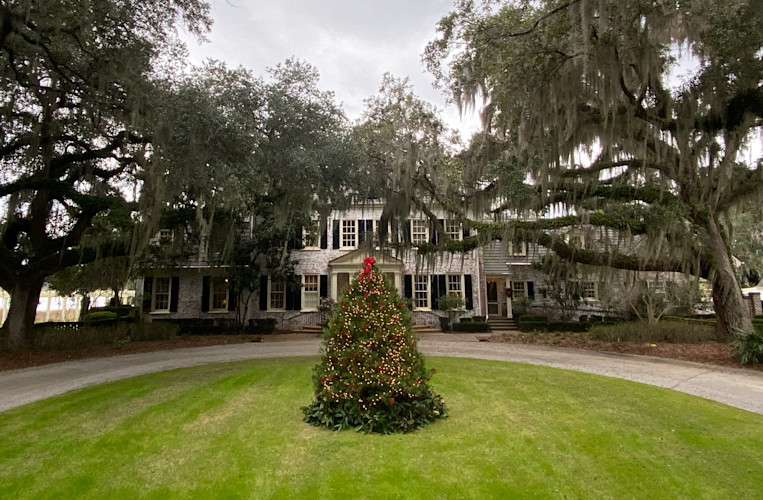 Christmas Tree Inn