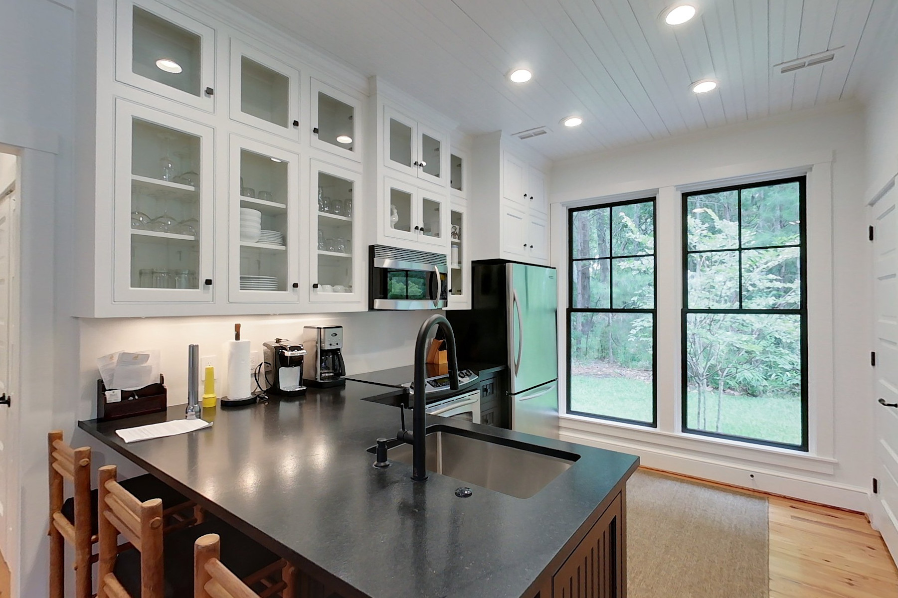 img 016 (23) guest house kitchen