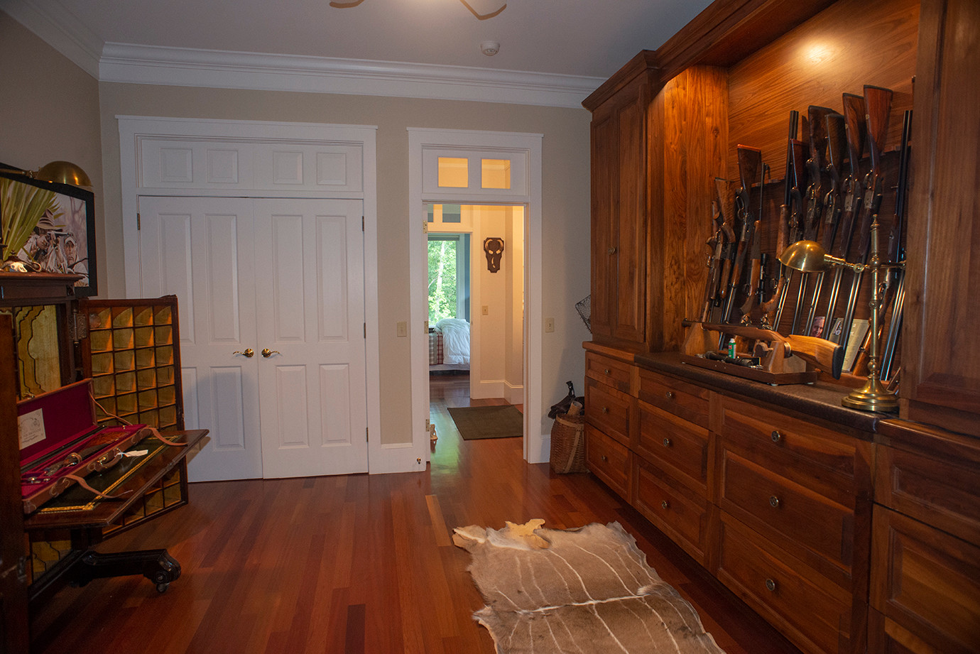 T gun room