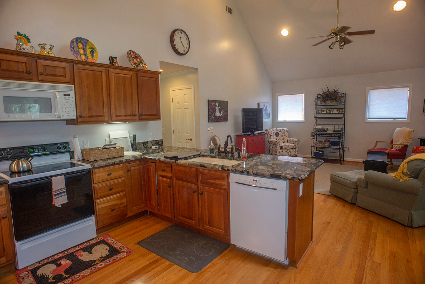 guest kitchen