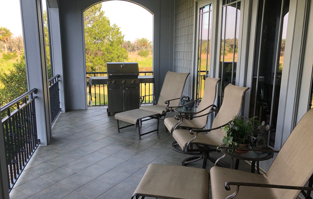 42 Schuld outside deck