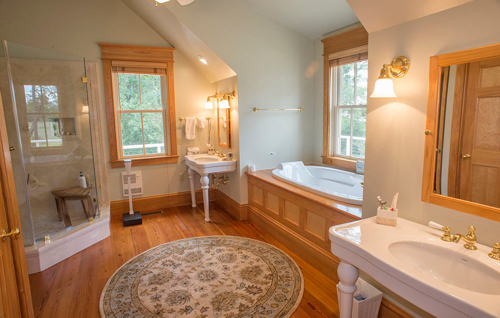 10-goatisl-masterbath-1000x636