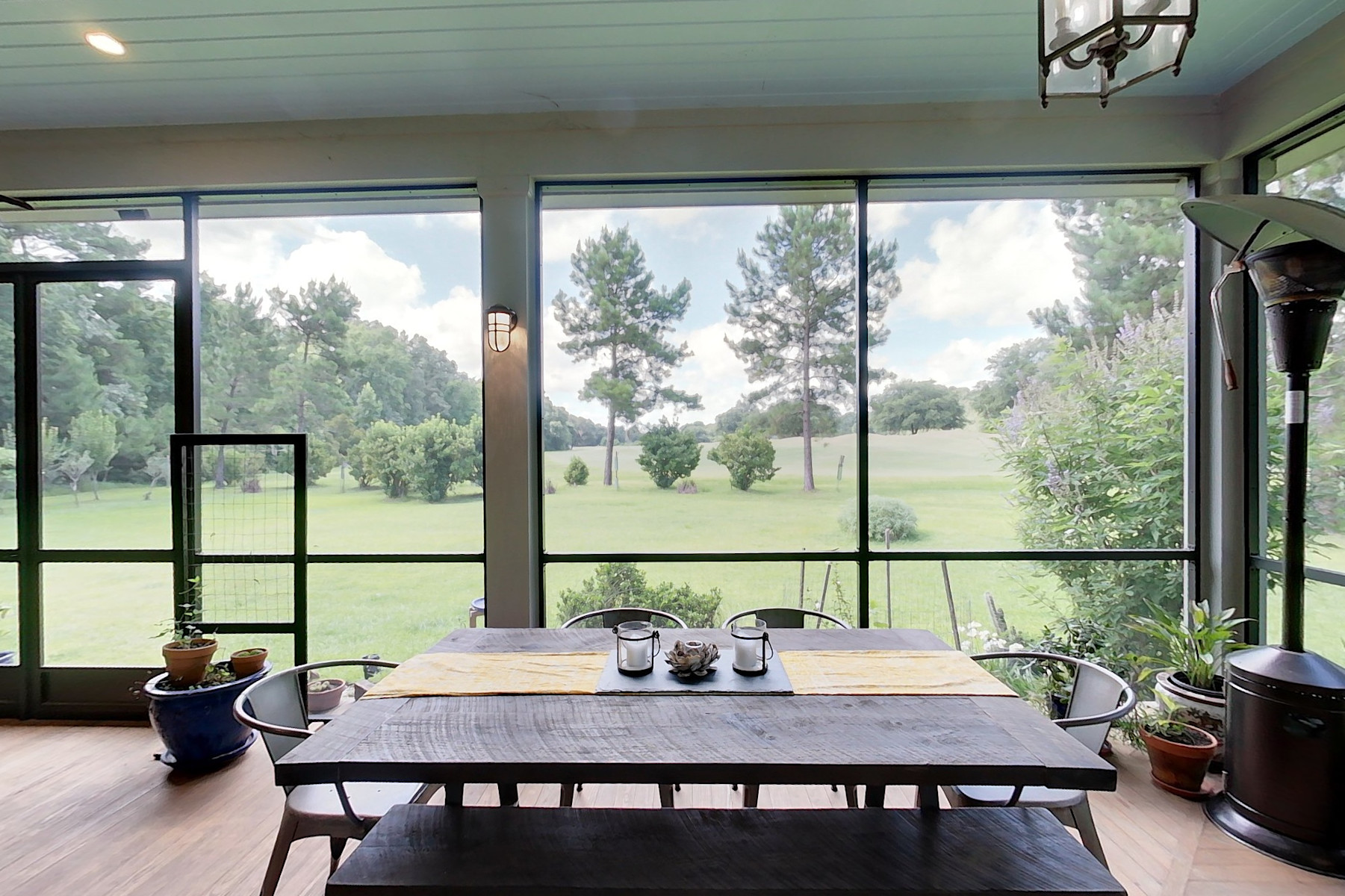 img 042 (5) screened porch dining view 1