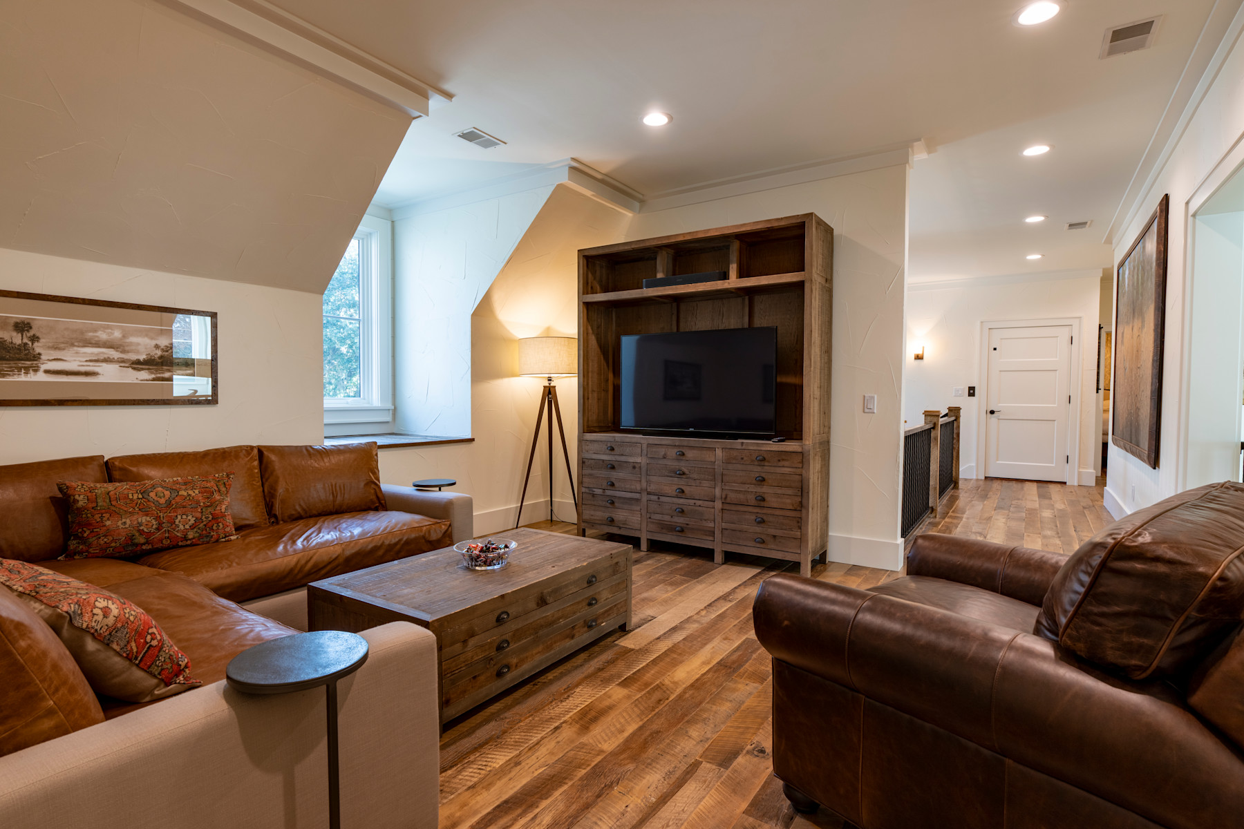 TVRoom1 above master