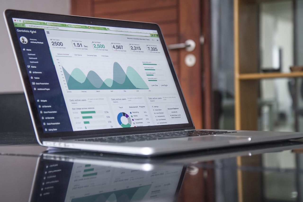 E-commerçant avec boutique et marketplace