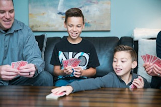 Playing a game with the family Family game experience