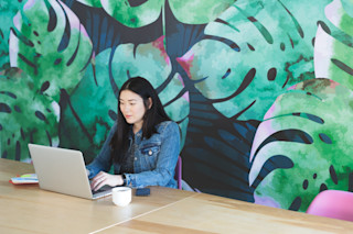 leaf-wall-office-space 4460x4460