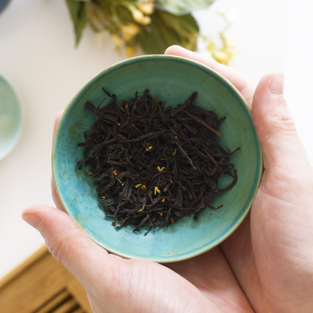 Foglie di tè nero all'osmanto
