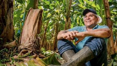 Fairtrade banana producers - Fairtrade improves livelihoods - Spotlight