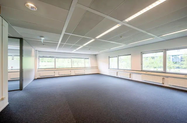 Schiphol office Tristar small office space