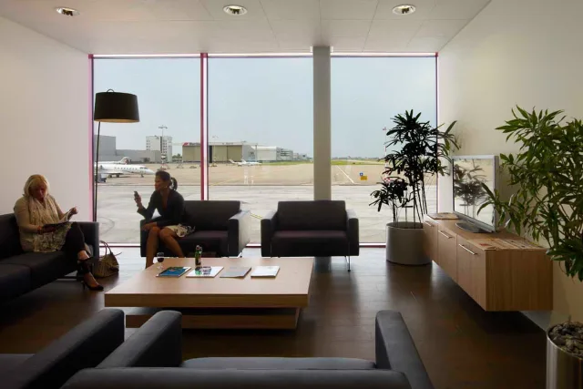 Schiphol office General Aviation Terminal meeting room