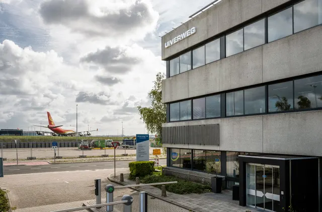 Schiphol office Uiverweg entrance and view