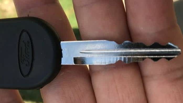 image of a new car key cut by our locksmith