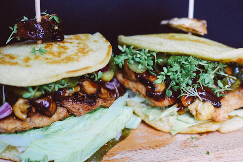 Vegan Pancake Burger Zucker&Jagdwurst