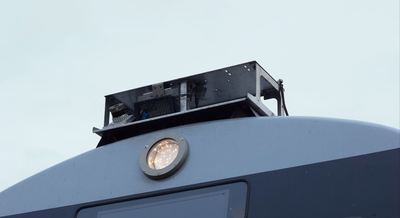 Oben auf dem Dach des Zuges sind weitere Sensoren angebracht. Sie erfassen die Umgebung …