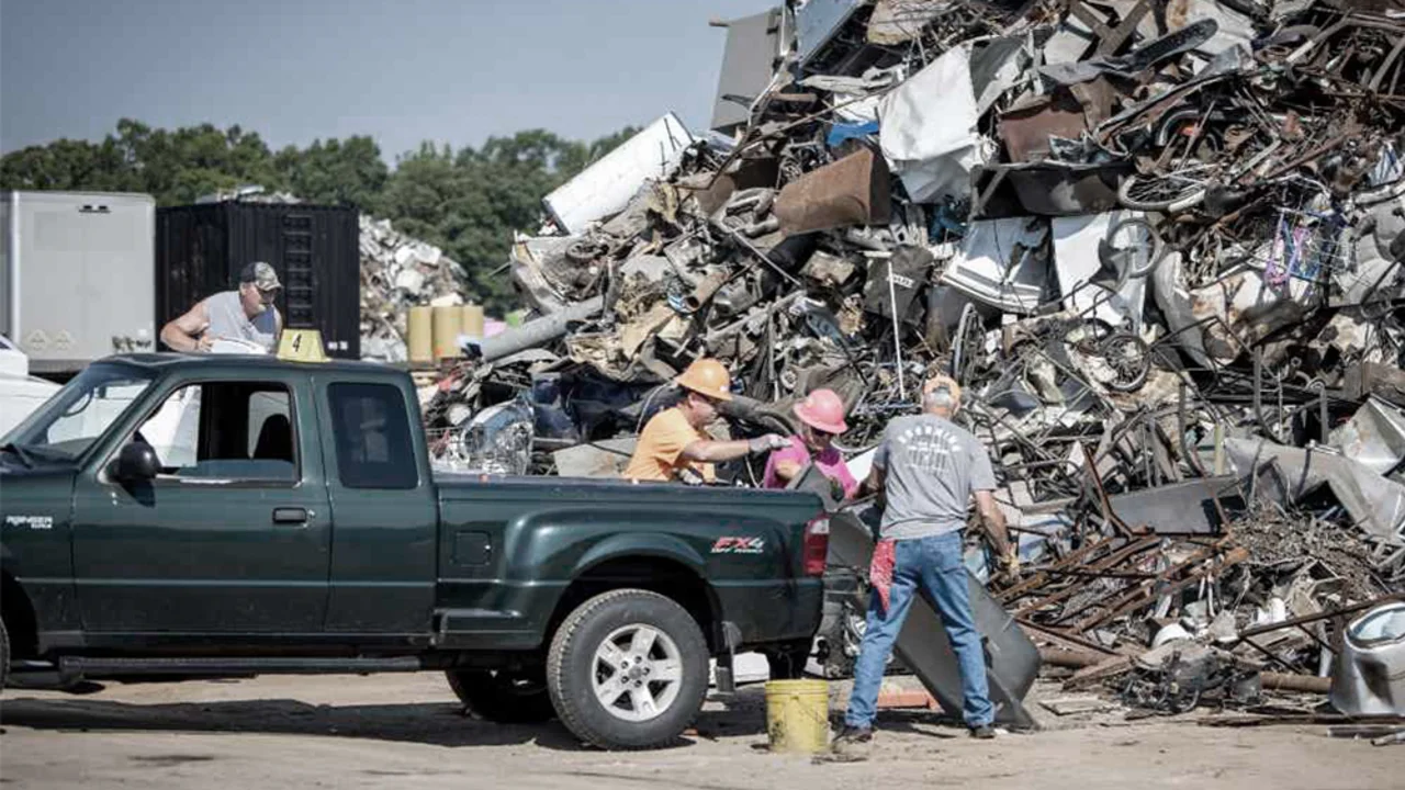 CFC Recycling helps protect drivers and simplifies compliance and maintenance with Samsara