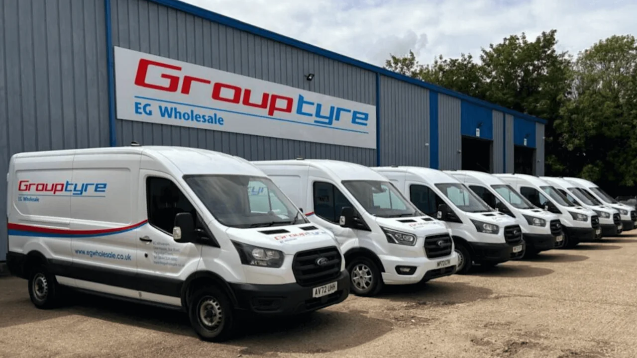 Grouptyre Wholesale Ltd reduziert den Kraftstoffverbrauch um 40% und inspirierte die Fahrer mit Samsara zu Spitzenleistungen