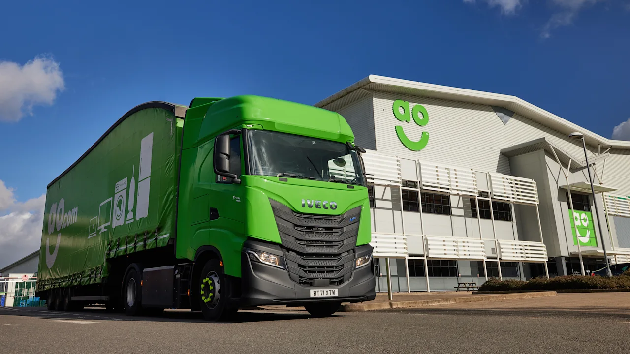 Voici comment AO a économisé plusieurs millions de livres sterling sur l’ensemble de l’entreprise grâce à la télématique et à la gestion de flotte de pointe de Samsara