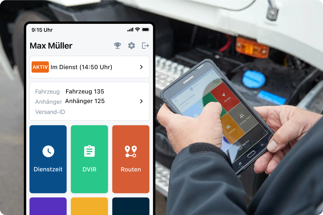 Person hält Samsung-Telefon, auf dem eine App zur Fahrerleistung mit Geschwindigkeitsüberwachung angezeigt wird.