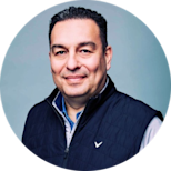 Mauricio Paredes headshot