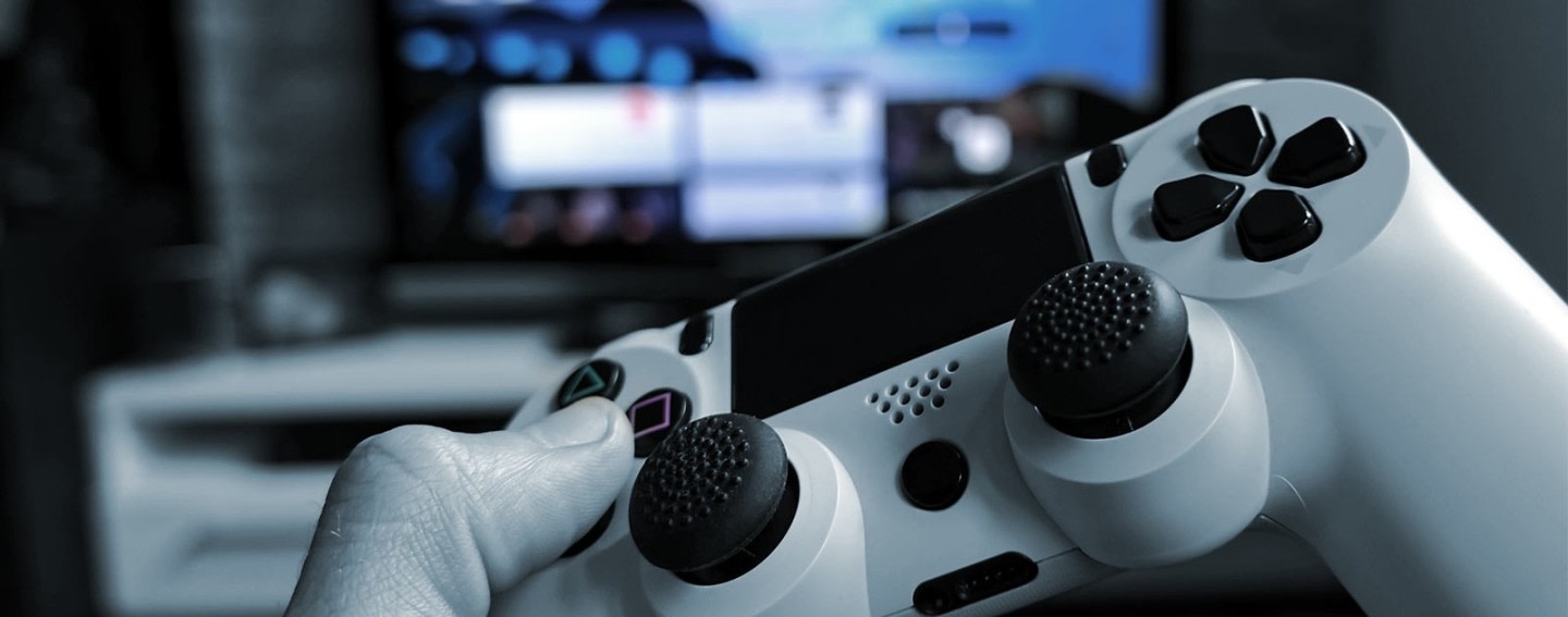 gamestop-header- gamestop-header-