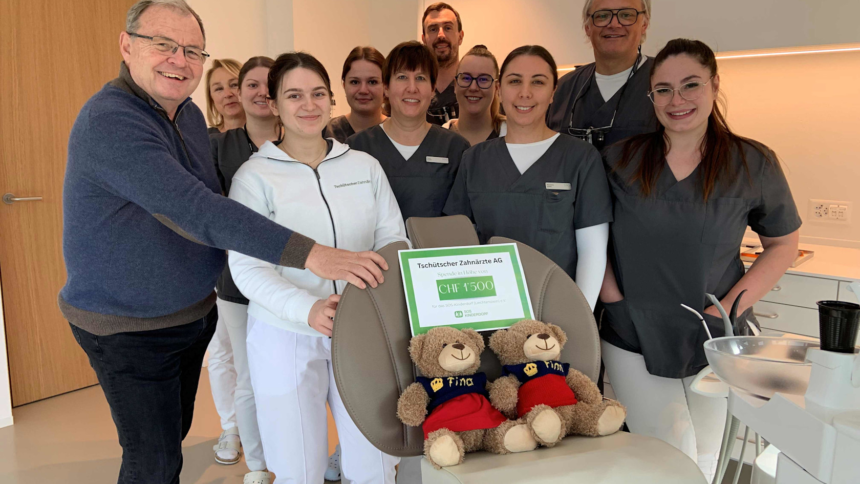 Checkübergabe Tschütscher Zahnärzte AG mit Markus Schaper