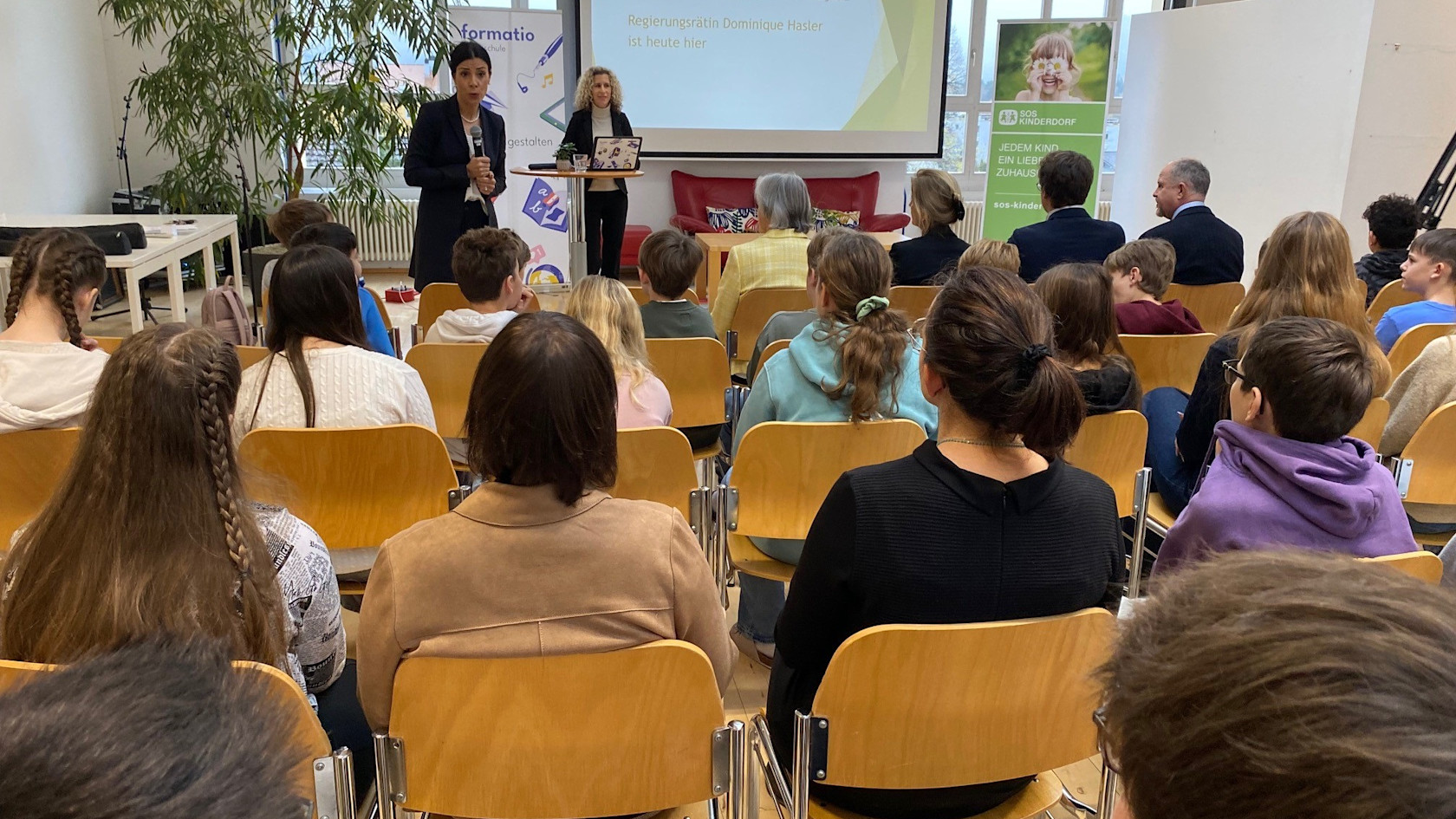 Ansprache Regierungsrätin Hasler anlässlich des Tags der Kinderrechte und der Kampagne "Stomping for Peace - Für den Frieden Stampfen"