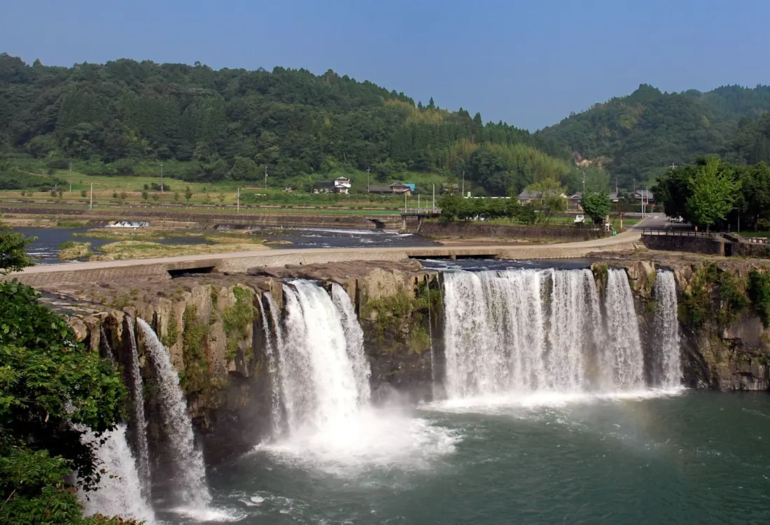 Trekking:A journey to visit the tracks carved by water and time on the land created by the great pyroclastic flows