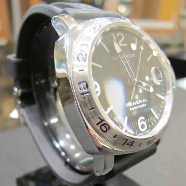 PAM 29 Luminor GMT Tuxedo Dial