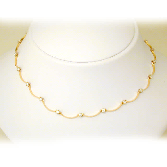 Necklace - 18K Yellow Gold Scalloped