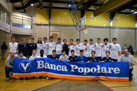 Foto di Porec 2014 Squadra con sponsor Bancapopolare