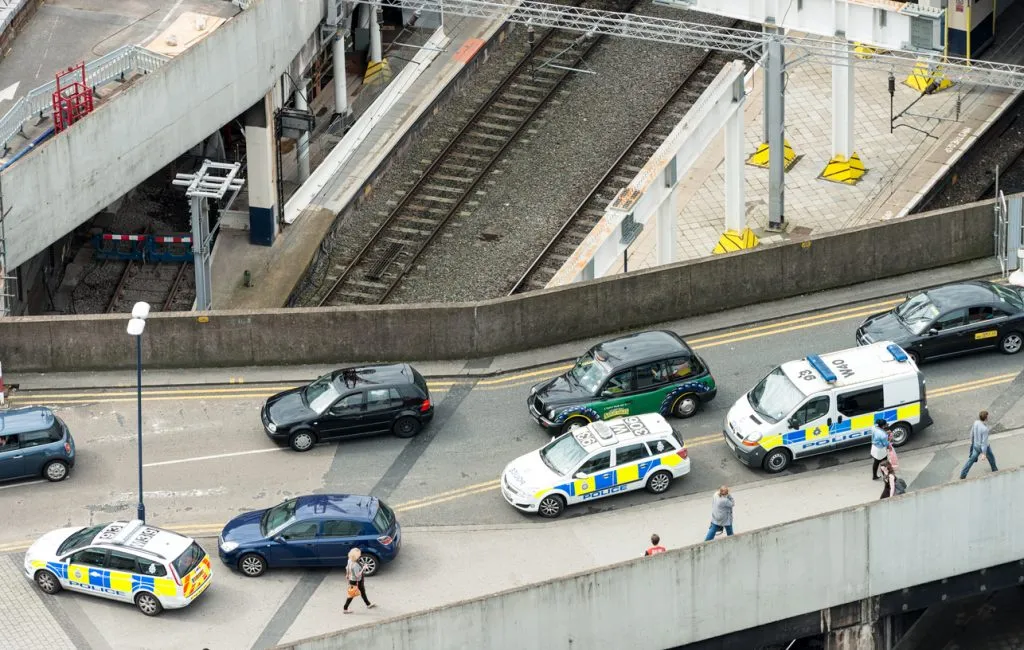 Five fails when letting an emergency vehicle pass: parking on the pavement