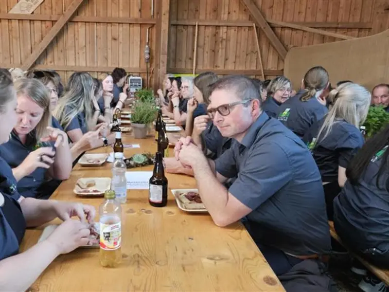 Wir danken für Ihr Verständnis, dass wir aufgrund eines Team-Events bereits um 17 Uhr geschlossen haben. 0f97d8a9-1926-4848-96ee-0848025911e8.jpg