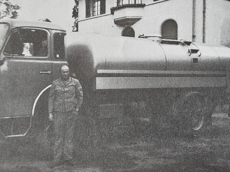 Tankwagen Saurer mit W. Tschannen 1988 Tankwagen Saurer mit W. Tschannen