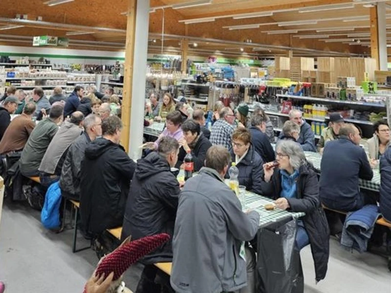 Das Bureapero hat am 21.11.2025 stattgefunden. Es war ein schöner Abend mit vielen Gästen. 91529e3b-276a-448e-b59d-81e1522092f1.jpg