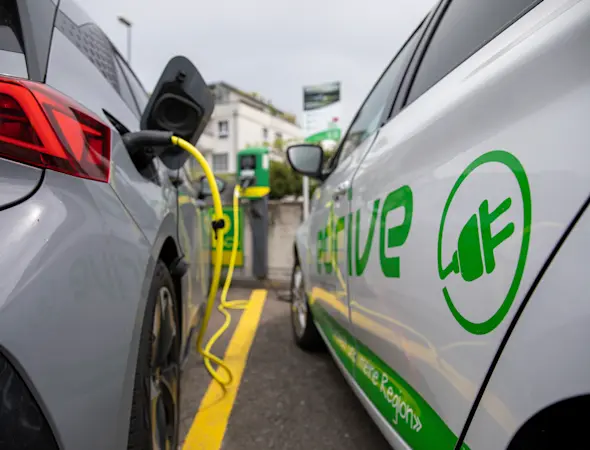 edrive carsharing Standort, Auto wird geladen