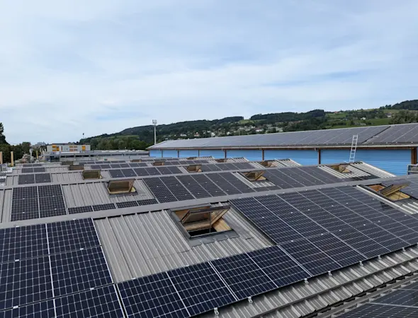 Photovoltaikanlage auf dem Dach des LANDI Markt Weinfelden