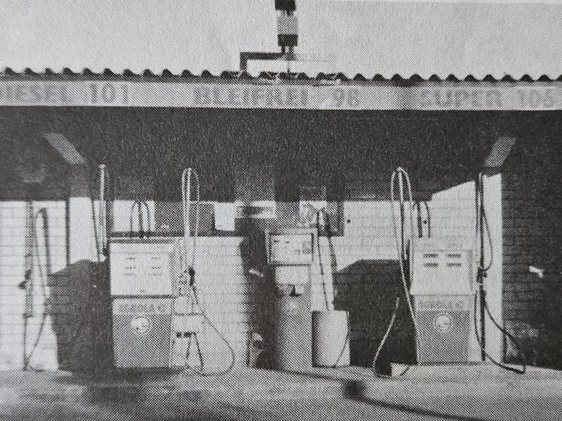 Tankstelle mit Notenautomat 1984 Tankstelle mit Notenautomat 1984