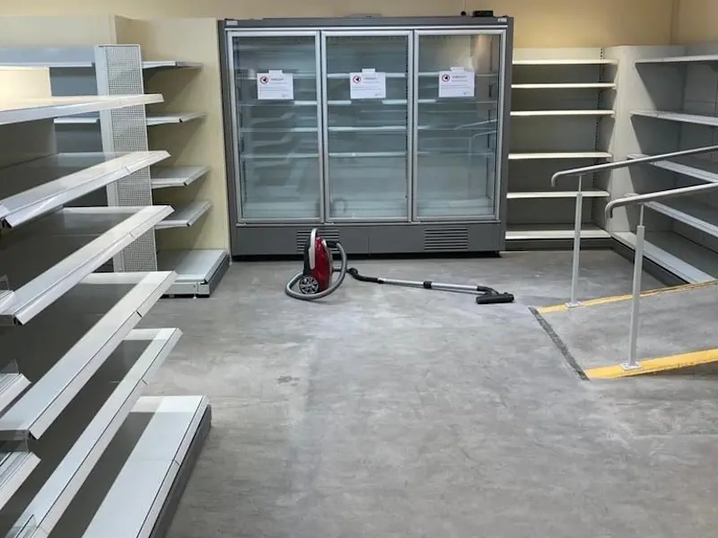 Umbau- und Einrichungsarbeiten 08