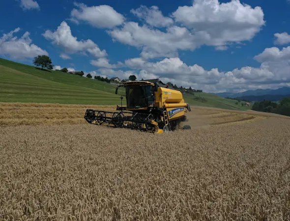 landi thun landwirtschaft mähdrescher new holland TC5.90