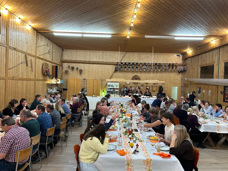 Am 15. November 2025 durfte das ganze LANDI Region Huttwil Team das Weihnachtsessen geniessen. Image (19).jpg
