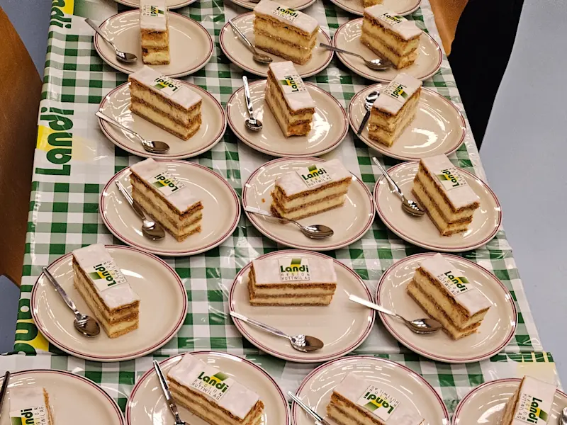 Nach der Generalversammlung gab es für jeden ein leckeres Essen und eine Cremeschnitte zum Dessert. 20250502_224340.jpg
