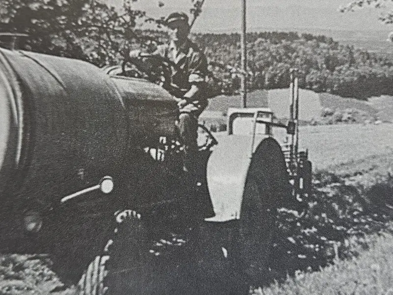 Arthur Blank auf seiner "Birchmeier"-Spritze 1964 Birchmeier-Spritze