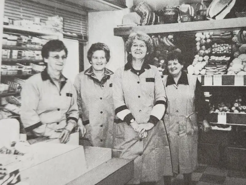 Ladenpersonal LANDI Laden Münchenbuchsee 1986 Ladenpersonal alt