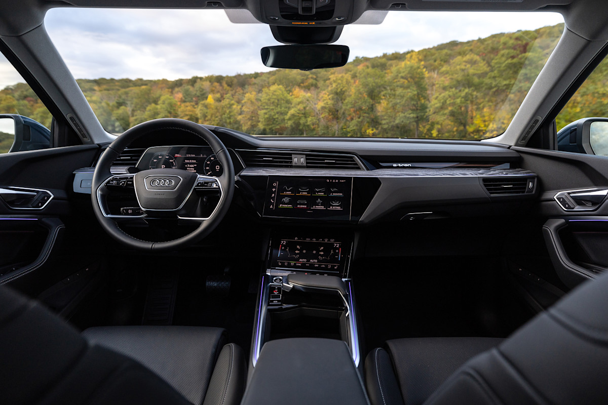 2025 Audi Q8 e-tron Preview - interior