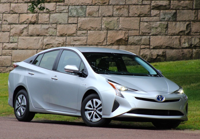 2016 Toyota Prius Preview