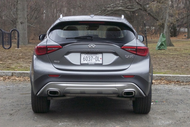 2017 INFINITI QX30 Preview